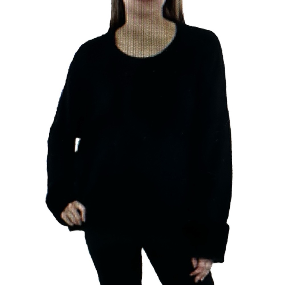 CeCe NWT Women's Classic Black Crew Neck Sweater With Faux Cuffs